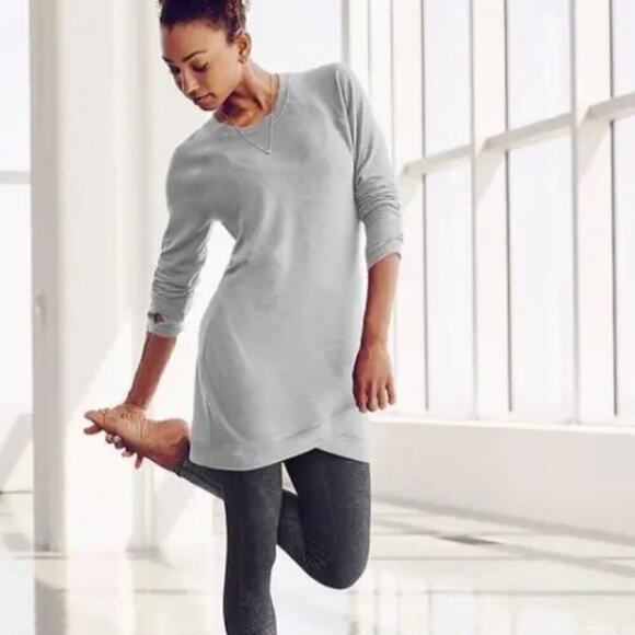 NWT * ATHLETA Criss Cross Sweatshirt Dress in Grey - Size S - Picture 1 of 16